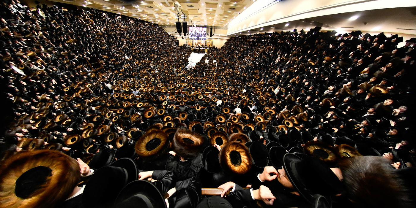 שמחת אירוסי נכדת האדמו"ר מבעלזא