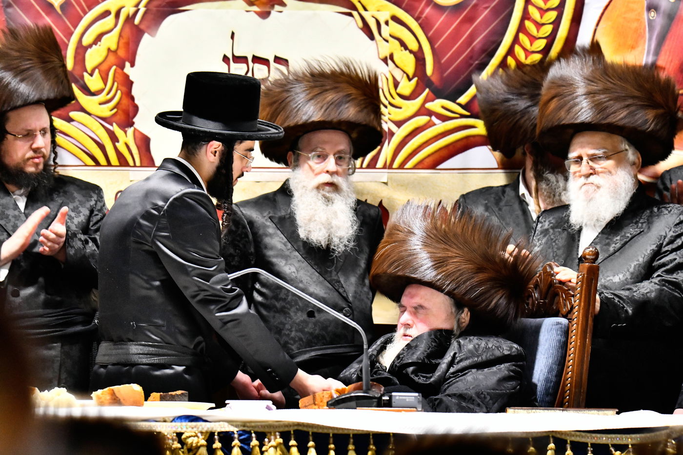 שמחת אירוסי נכדת האדמו"ר מבעלזא