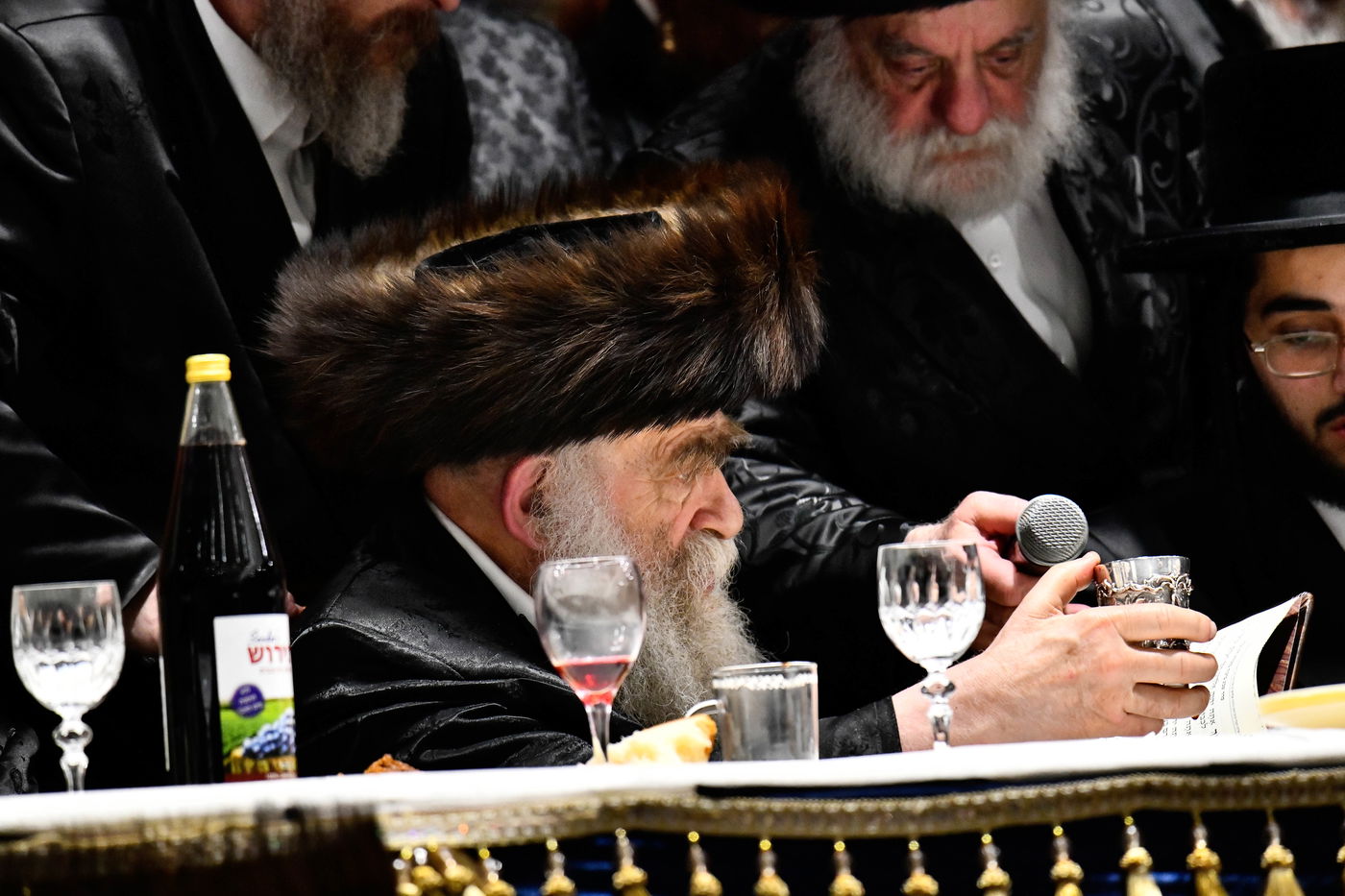 שמחת אירוסי נכדת האדמו"ר מבעלזא