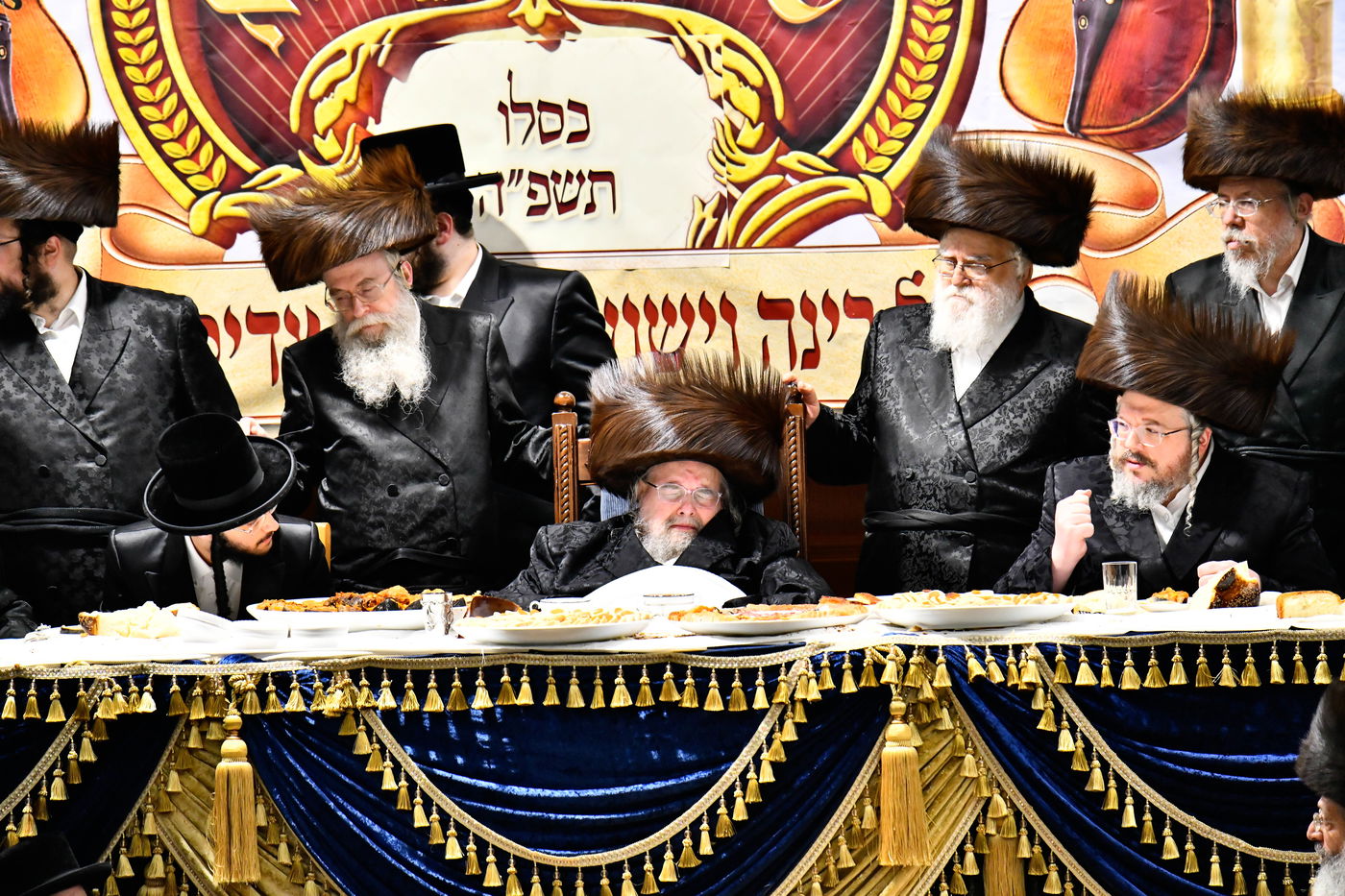 שמחת אירוסי נכדת האדמו"ר מבעלזא