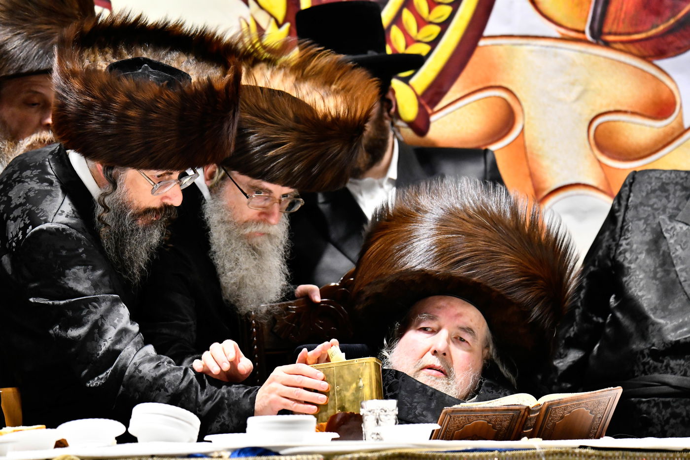 שמחת אירוסי נכדת האדמו"ר מבעלזא