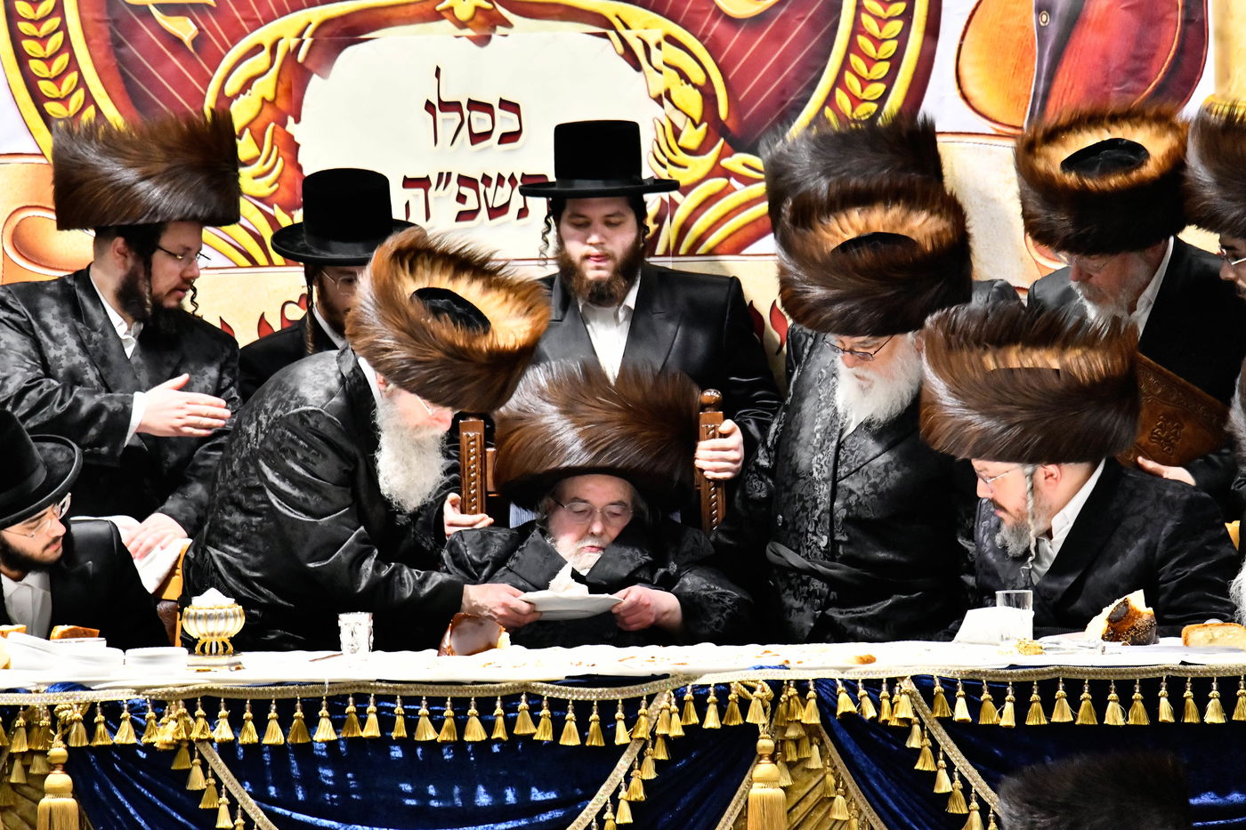 שמחת אירוסי נכדת האדמו"ר מבעלזא