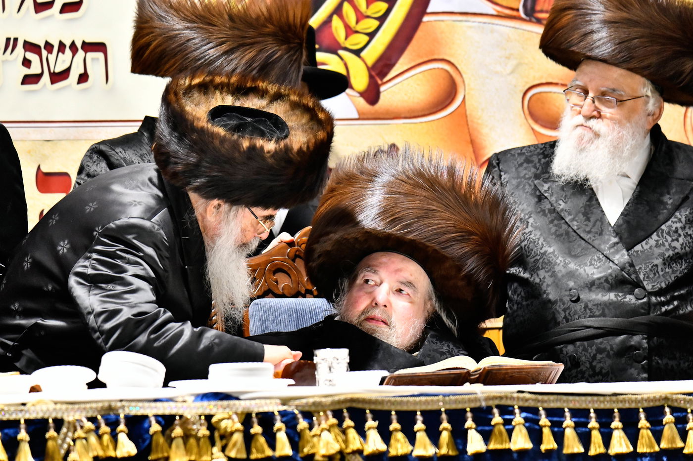 שמחת אירוסי נכדת האדמו"ר מבעלזא