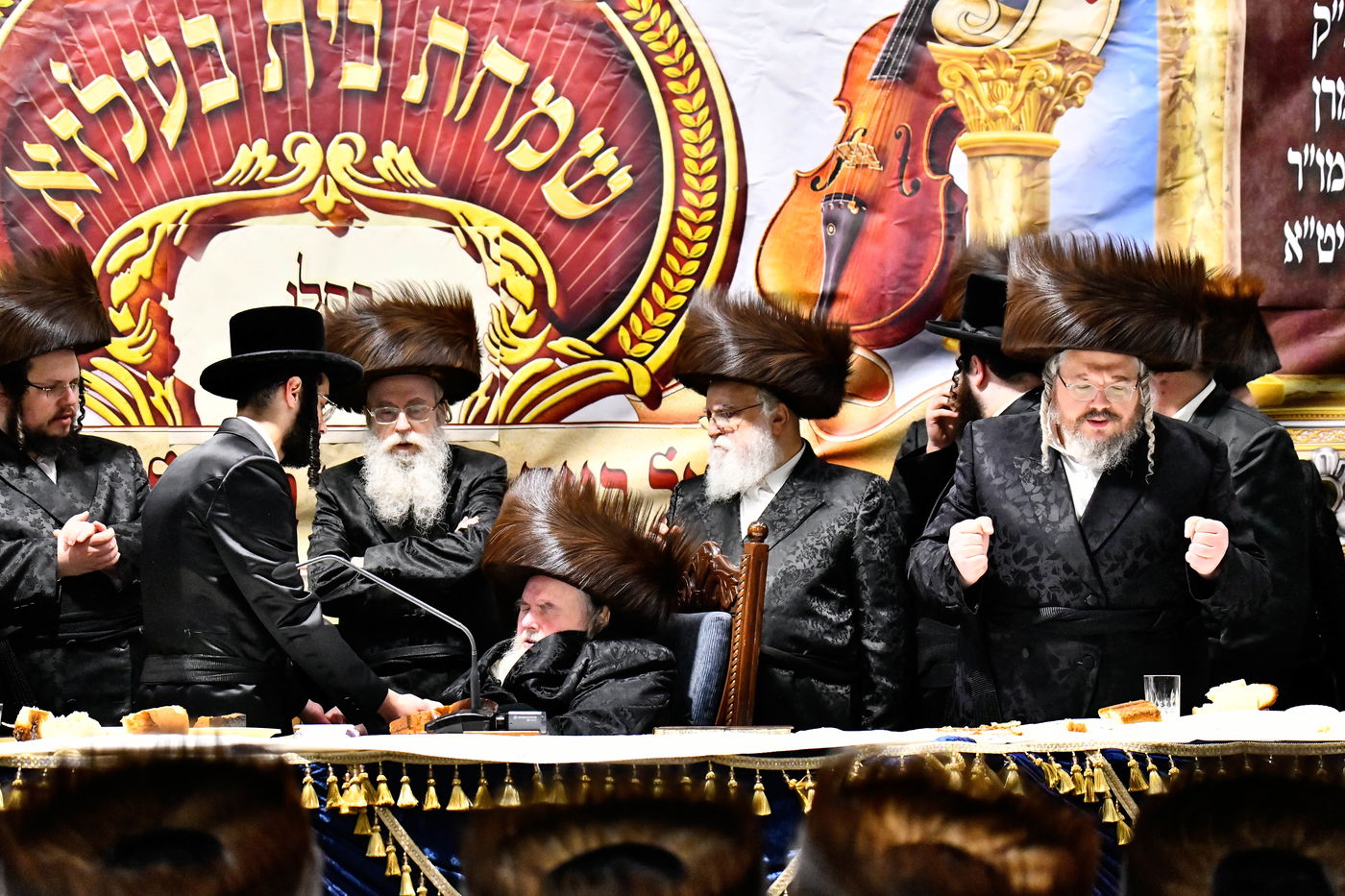 שמחת אירוסי נכדת האדמו"ר מבעלזא