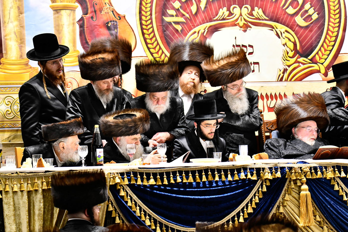 שמחת אירוסי נכדת האדמו"ר מבעלזא