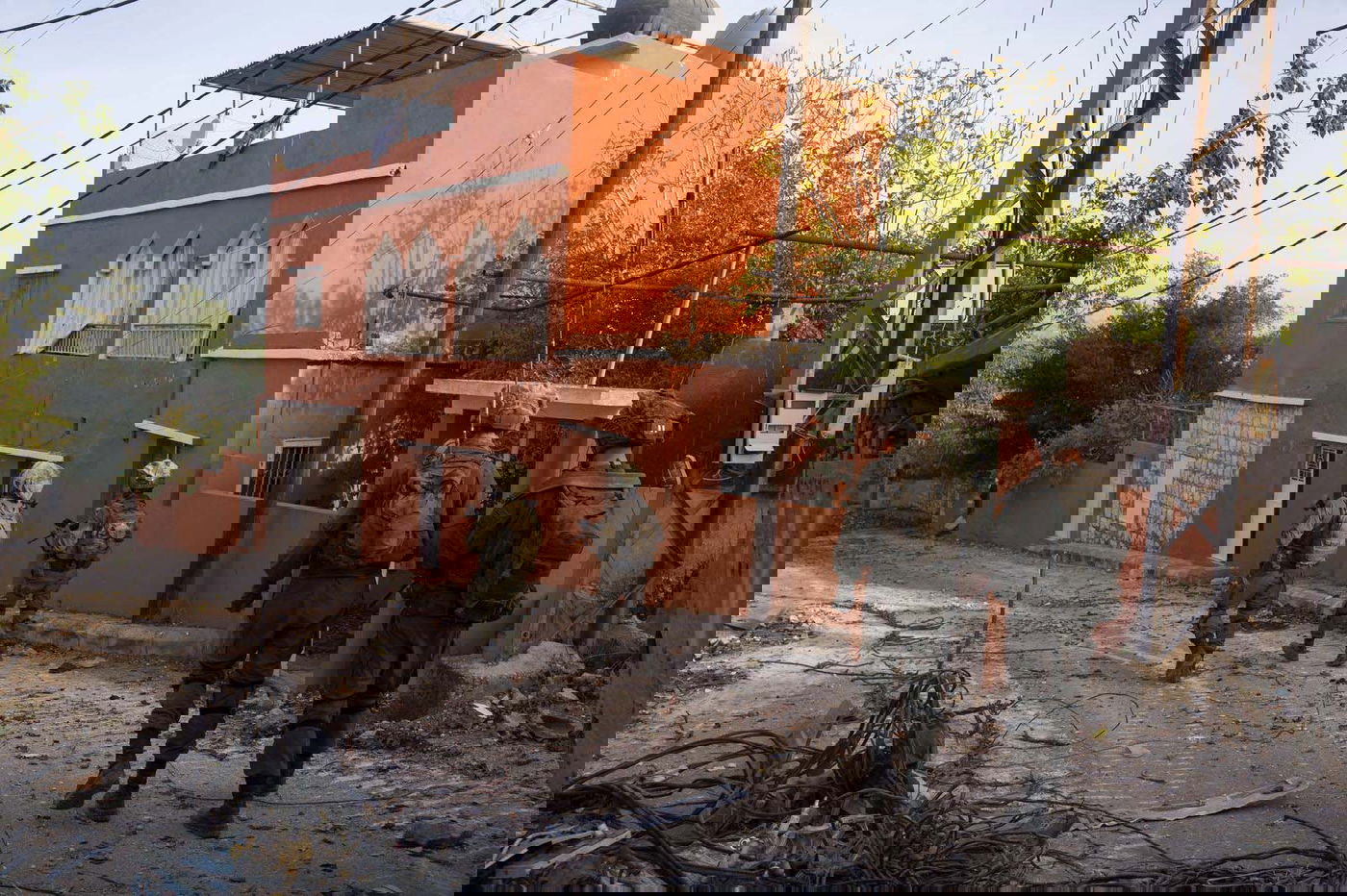 לוחמי צה"ל ממשיכים באיתור אמצעי לחימה בדרום לבנון | תיעוד