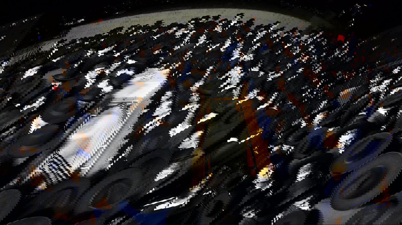 הלווית מנהיג 'הפלג הירושלמי' ראש הישיבה הגאון רבי אשר דויטש זצ"ל