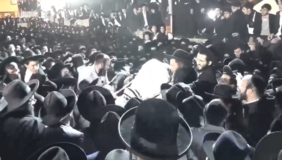 אלפים בהלווית הגר"א דויטש זצ"ל | נקבר לאחר חצות הלילה - בתום סאגה מבישה וממושכת
