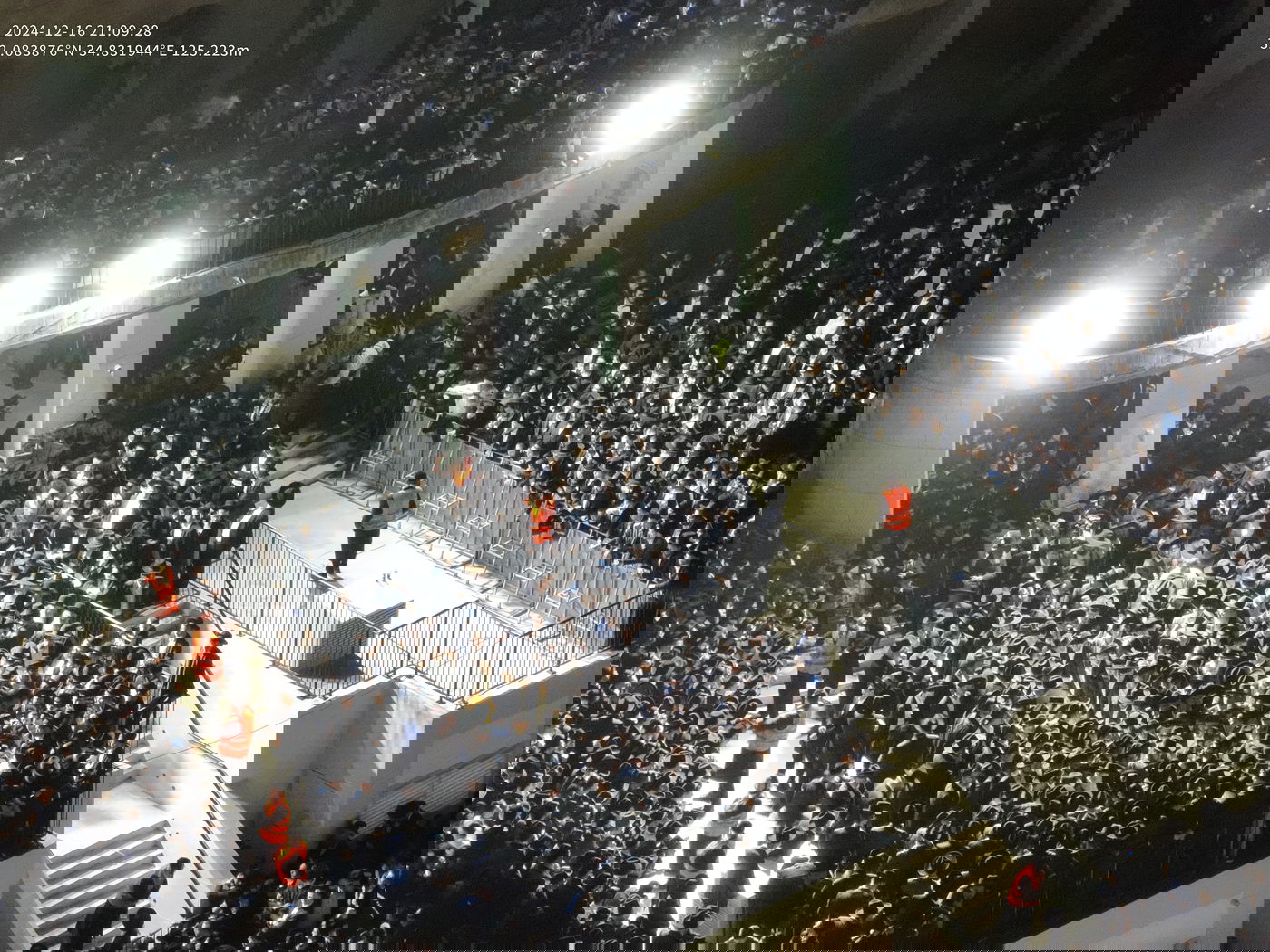 תיעוד מהרחפן: הרבבות בהלווית הגר"א דויטש בפוניבז'