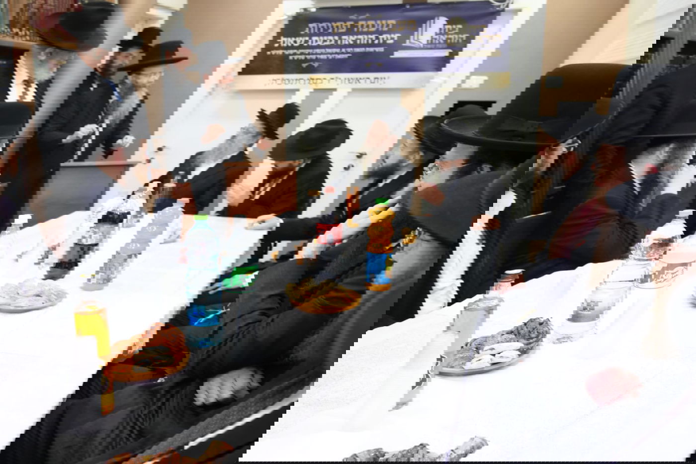 חנוכת בית הוראה בראשות הגר"מ טרגר ובהשתתפות רבני השכונה ובראשם הגרי"מ דרוק