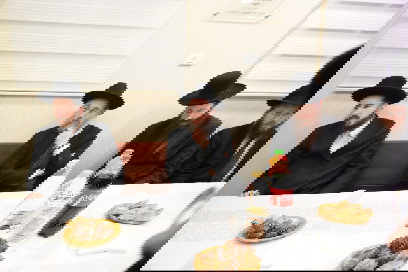 חנוכת בית הוראה בראשות הגר"מ טרגר ובהשתתפות רבני השכונה ובראשם הגרי"מ דרוק