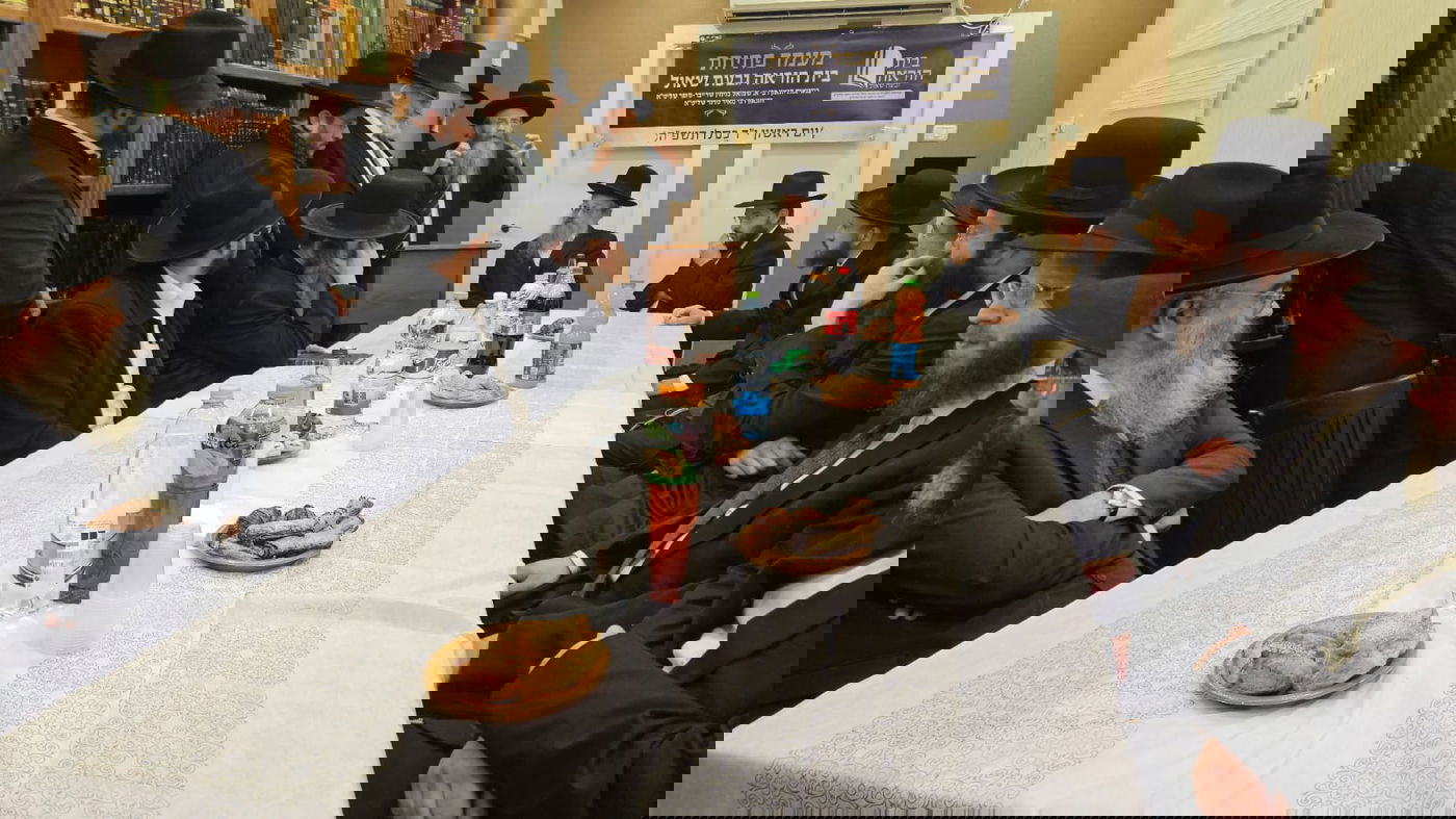 חנוכת בית הוראה בראשות הגר"מ טרגר ובהשתתפות רבני השכונה ובראשם הגרי"מ דרוק