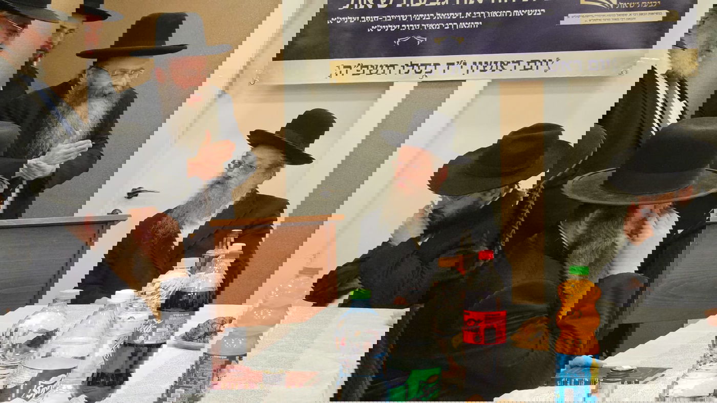 חנוכת בית הוראה בראשות הגר"מ טרגר ובהשתתפות רבני השכונה ובראשם הגרי"מ דרוק