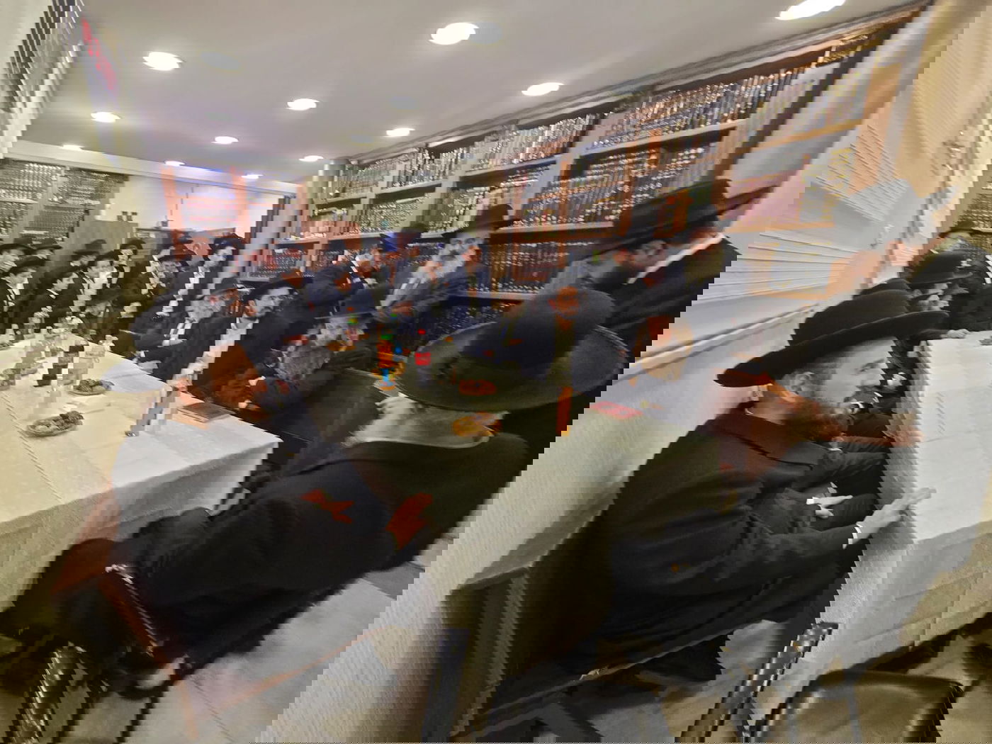 חנוכת בית הוראה בראשות הגר"מ טרגר ובהשתתפות רבני השכונה ובראשם הגרי"מ דרוק