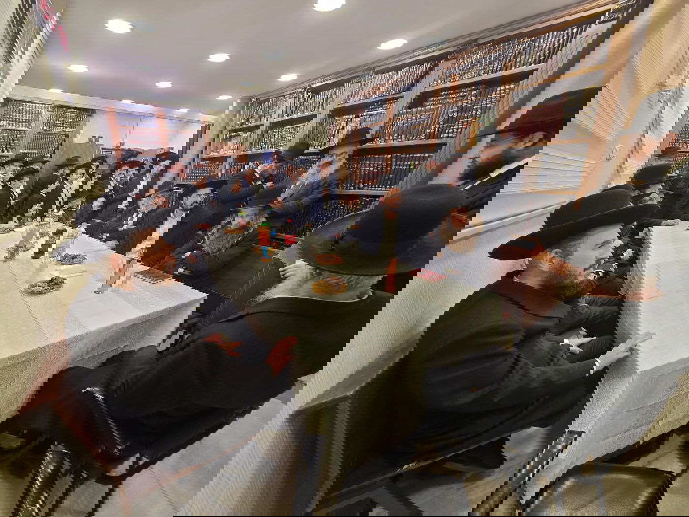 חנוכת בית הוראה בראשות הגר"מ טרגר ובהשתתפות רבני השכונה ובראשם הגרי"מ דרוק