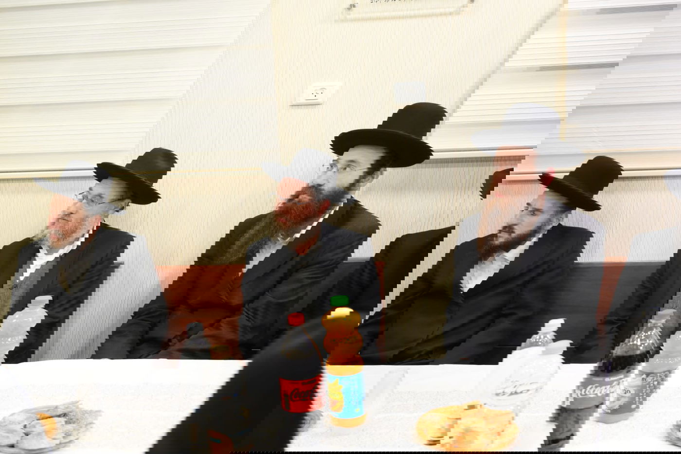 חנוכת בית הוראה בראשות הגר"מ טרגר ובהשתתפות רבני השכונה ובראשם הגרי"מ דרוק