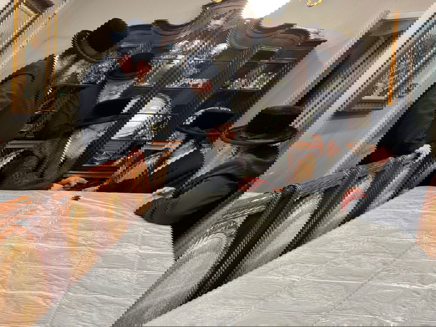 האדמו"ר מסקולען בביקור אצל האדמו"ר מסקווירא מב"פ