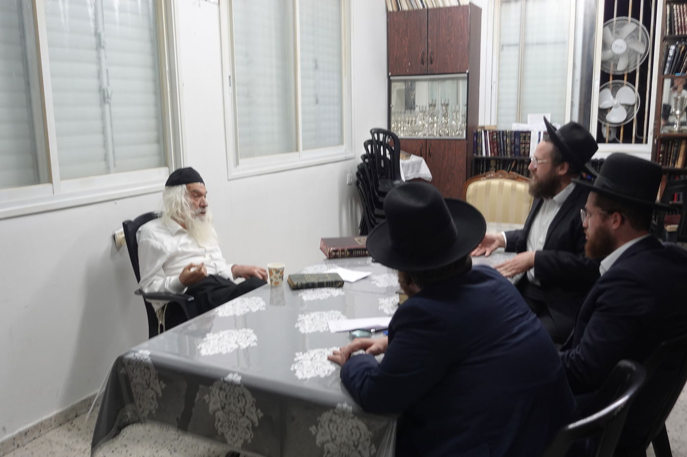 מראות חייו של הגאון רבי אשר דויטש זצוק"ל