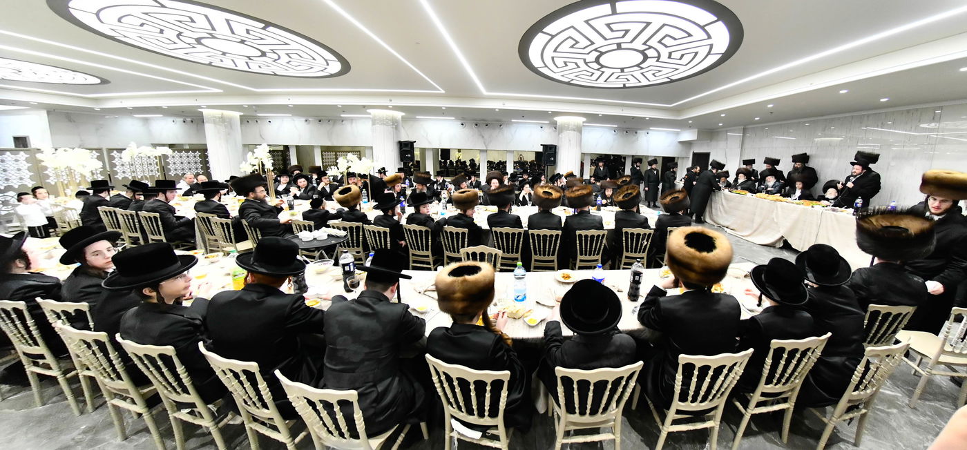 שמחת השבע ברכות בחצה"ק ספינקא - קרעטשניף - פרמישלאן