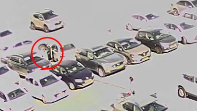 באמצע היום, במרכז קניות: מטען חבלה רב עוצמה הוטמן מתחת לרכב | תיעוד