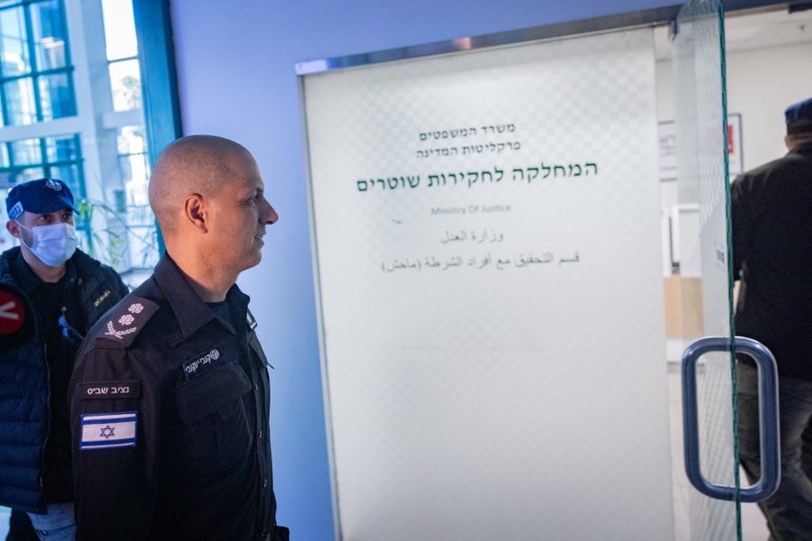 נציב שב"ס רב גונדר קובי יעקובי מגיעה לחקירה