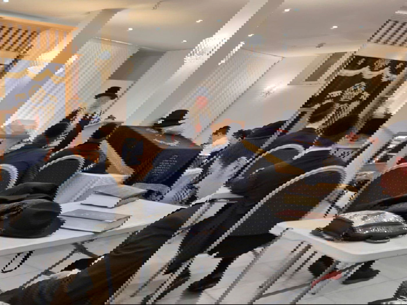 הגאון רבי אשר וייס בביקור בלונדון