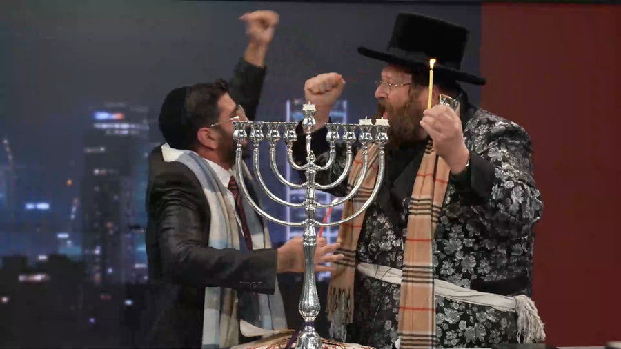 הדלקה מדליקה ושמות קדושים באולפן | החדשות הלא באמת חשובות של השבוע • צפו