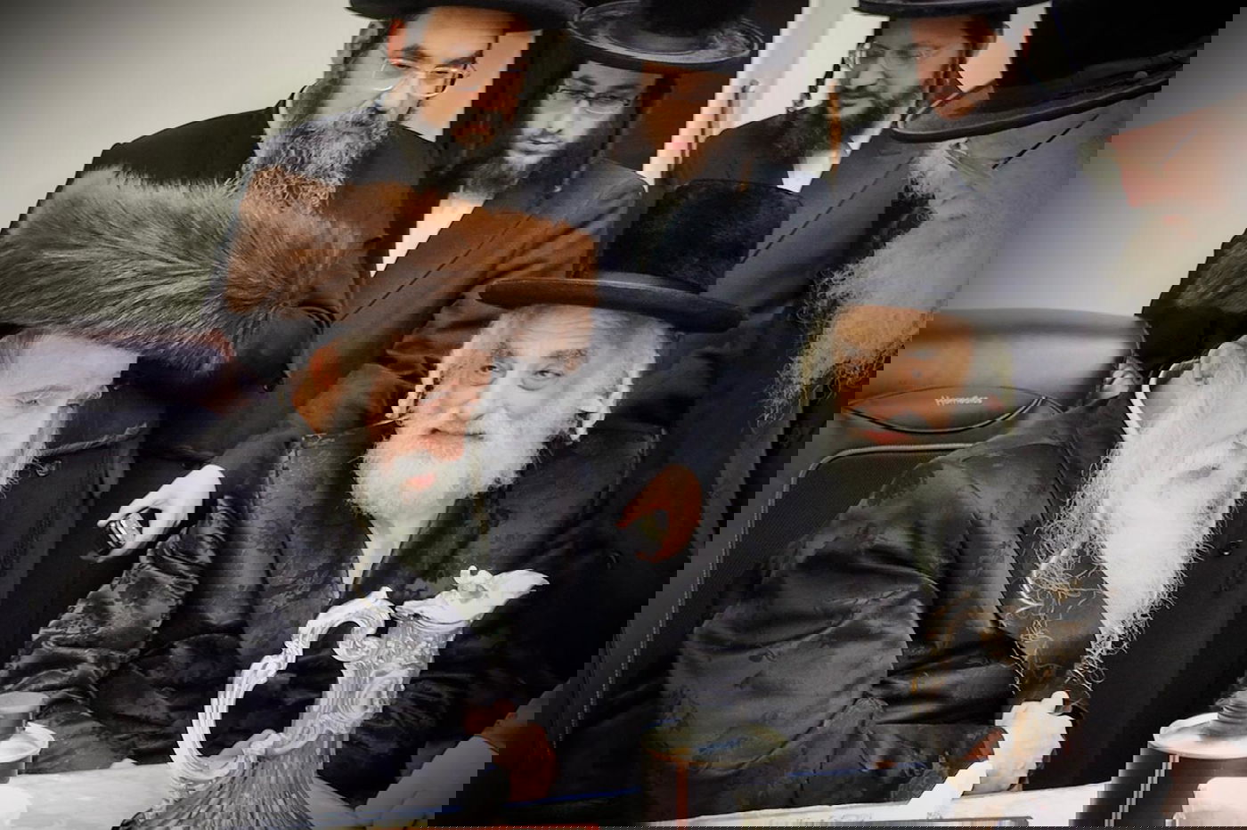 האדמו"ר מויז'ניץ ירושלים בביקור אצל האדמו"ר ממכנובקא בעלזא