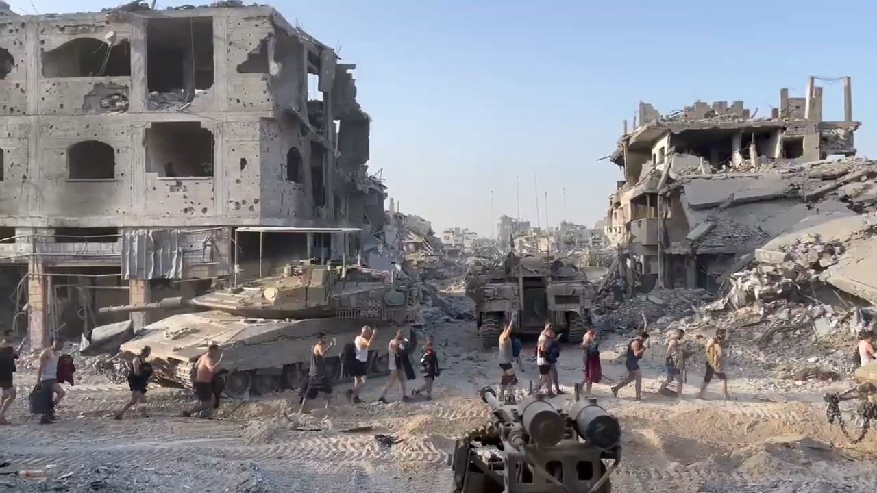 מחבלים נענעים לכוחות צה"ל ברצועה