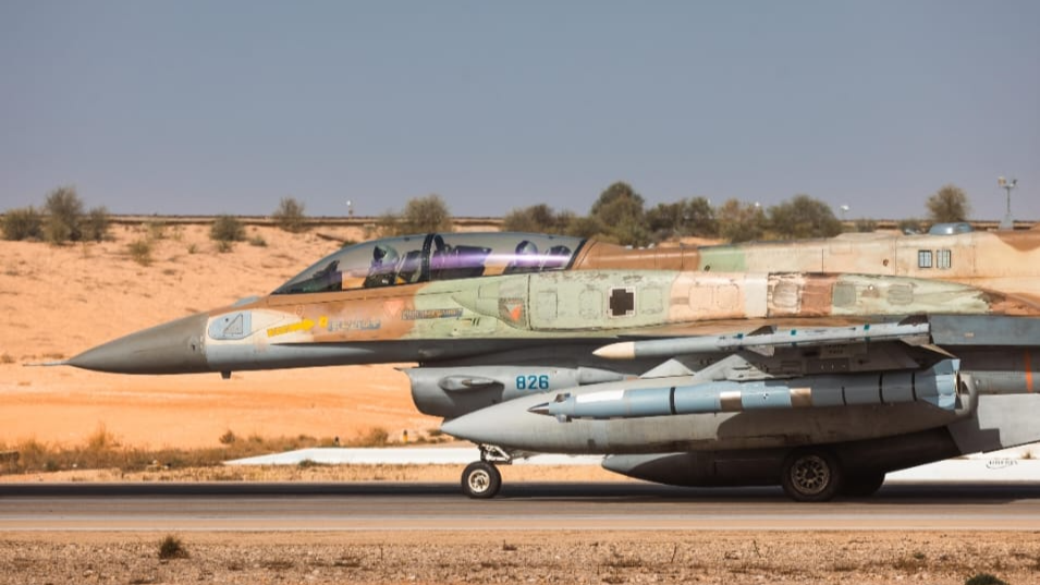 היערכות צוותי ומטוסי חיל האוויר לתקיפה בתימן