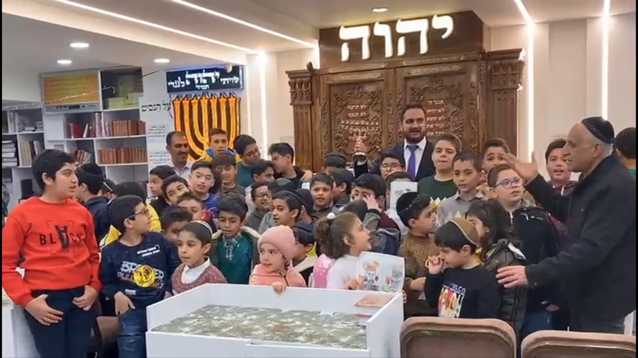 חנוכה תשפ"ה בעיר שיראז באיראן 