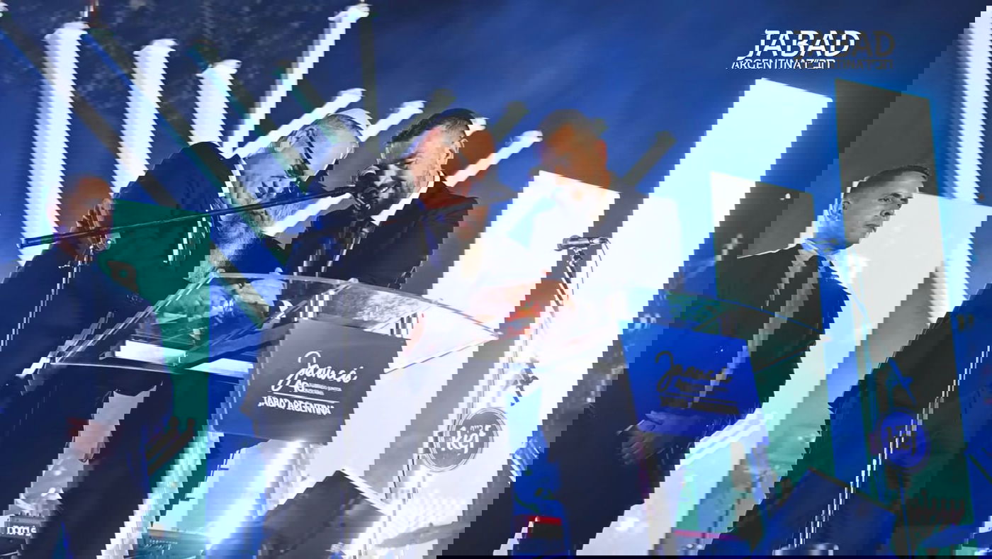 תיעוד ענק: בארגנטינה חגגו את החנוכה על ספינה צבאית