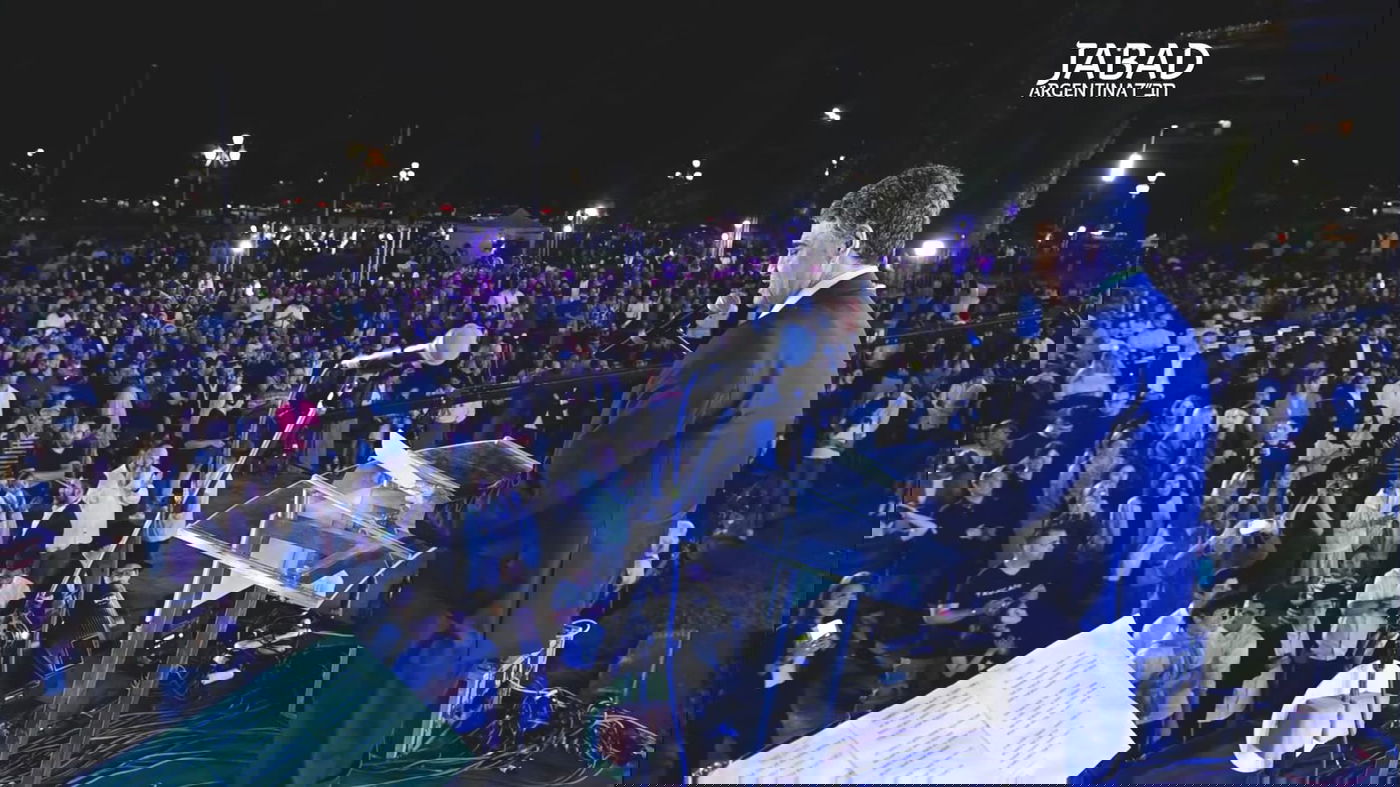 תיעוד ענק: בארגנטינה חגגו את החנוכה על ספינה צבאית