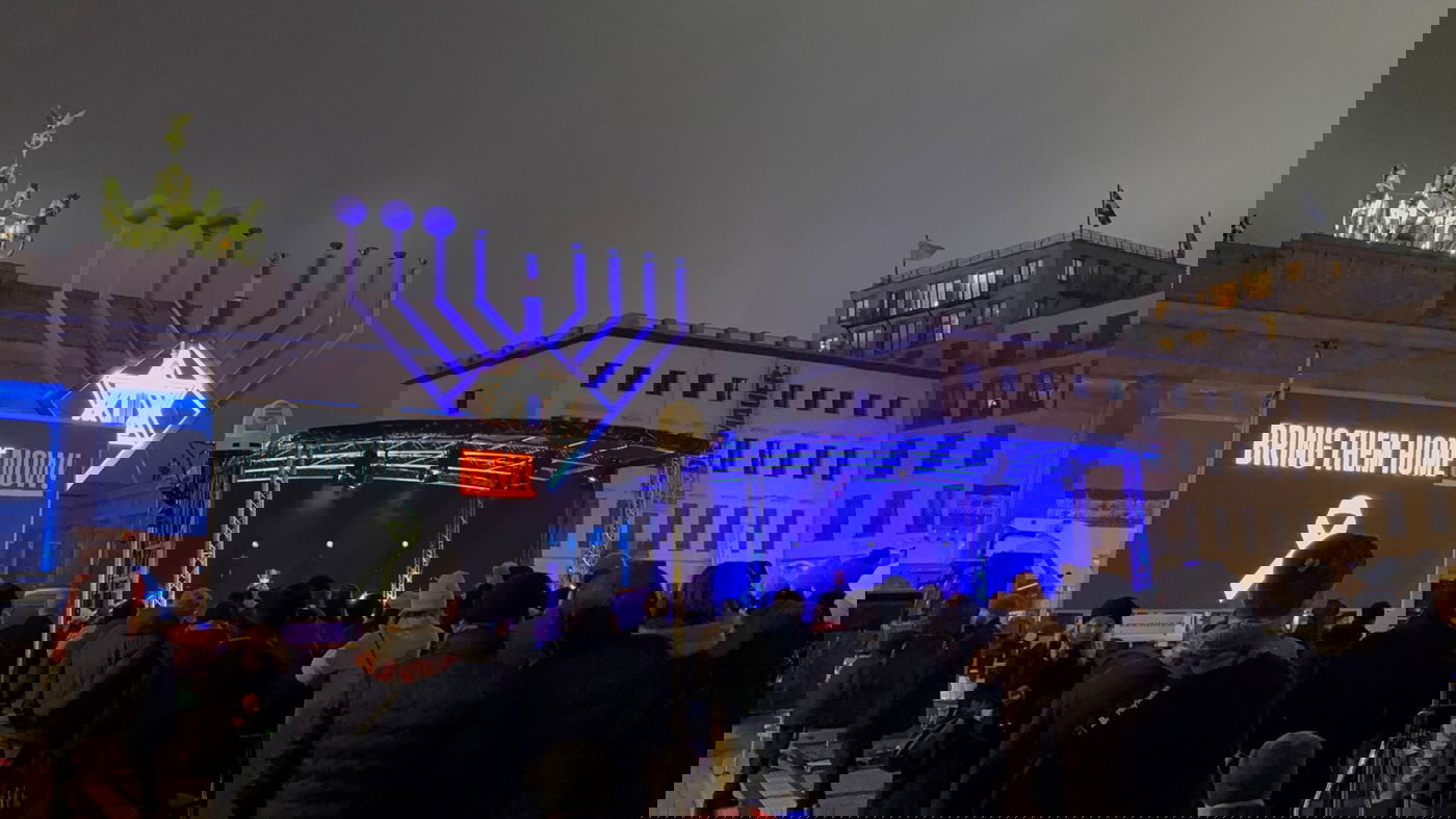 במעמד הדלקת הנר