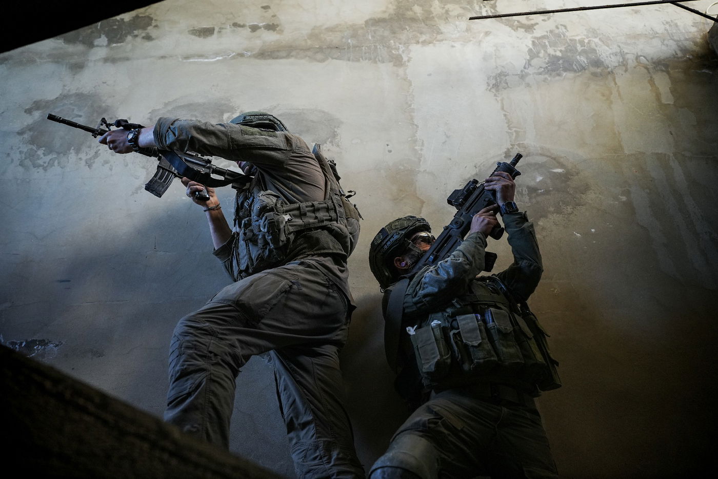 פלוגת הלוחמים שגלתה את החנוכיה בטיר חרפא בסריקות בכפר הלבנוני טרם השטחתו