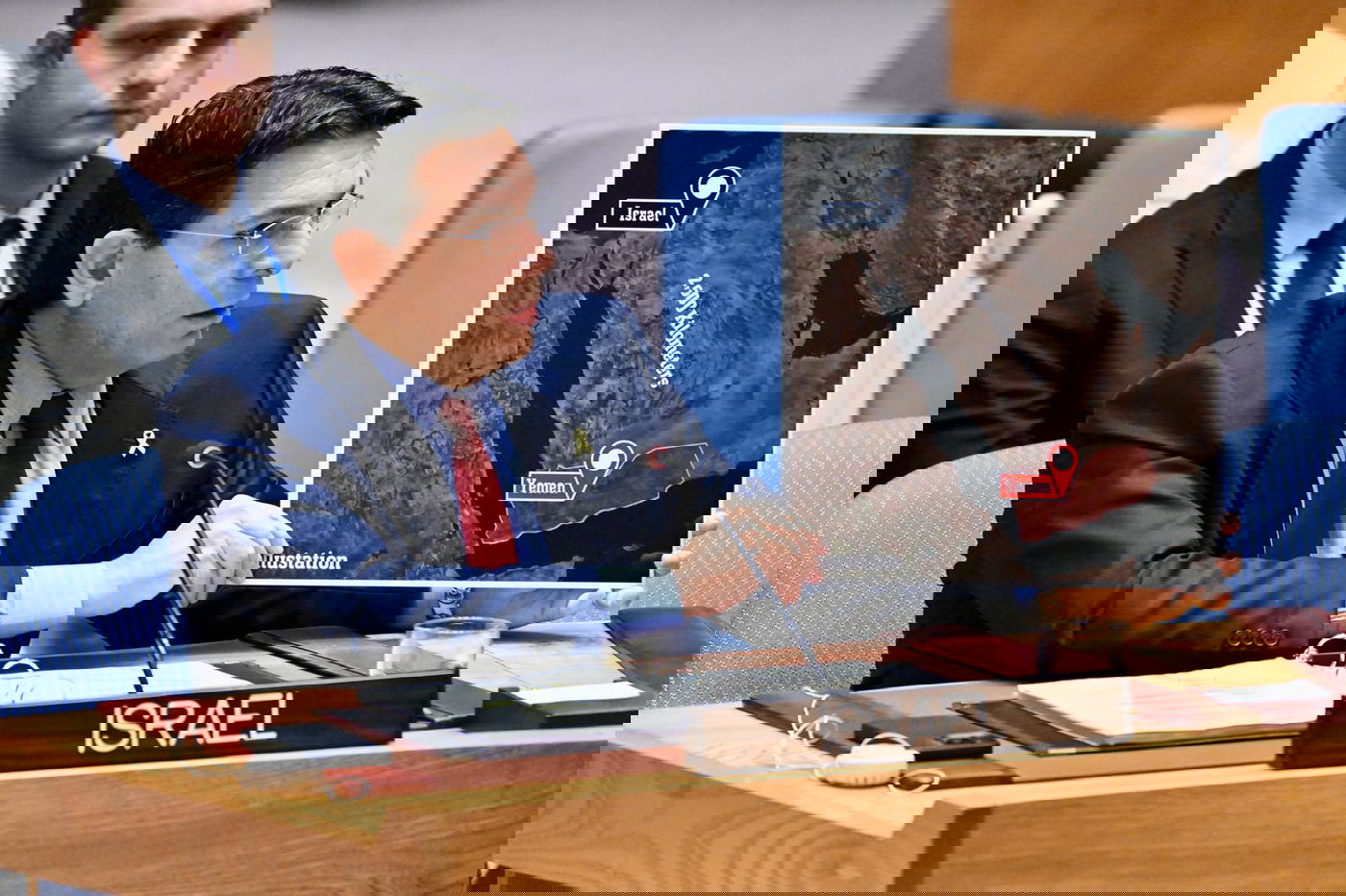 השגריר דנון