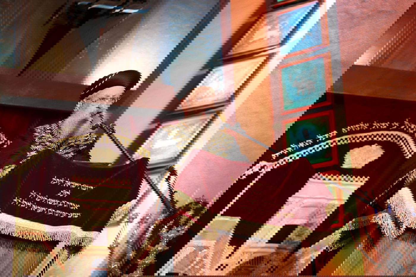 הדלקת נרות חנוכה בבית כנסת הגדול בתל אביב