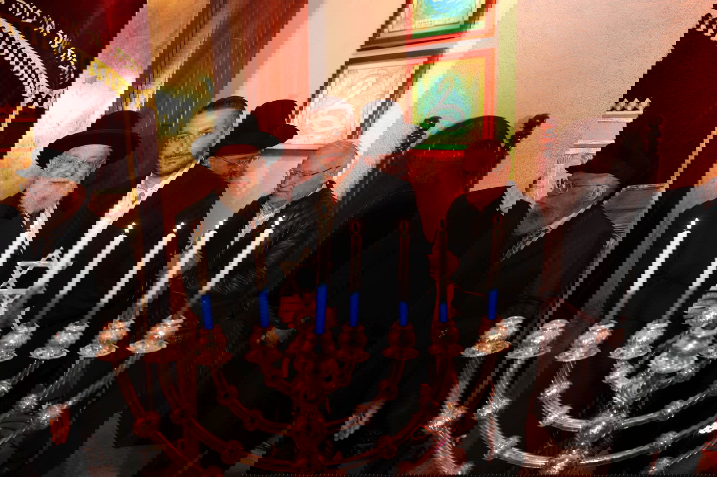 הדלקת נרות חנוכה בבית כנסת הגדול בתל אביב