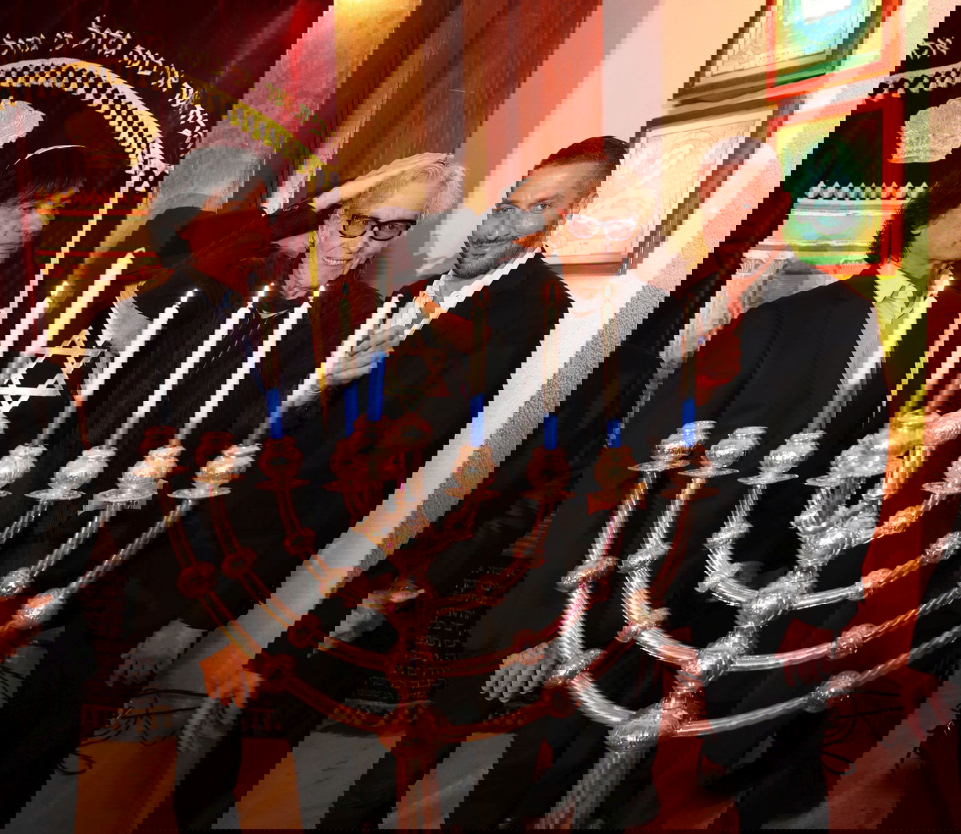 הדלקת נרות חנוכה בבית כנסת הגדול בתל אביב