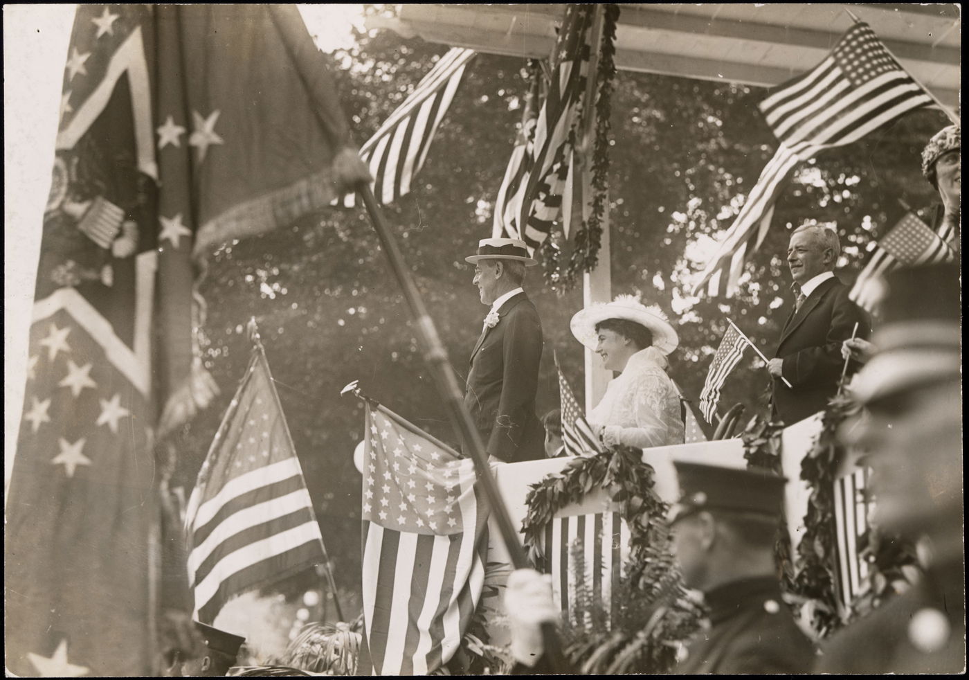 הנשיא ונשיאת הצללים - וילסון ורעייתו אדית