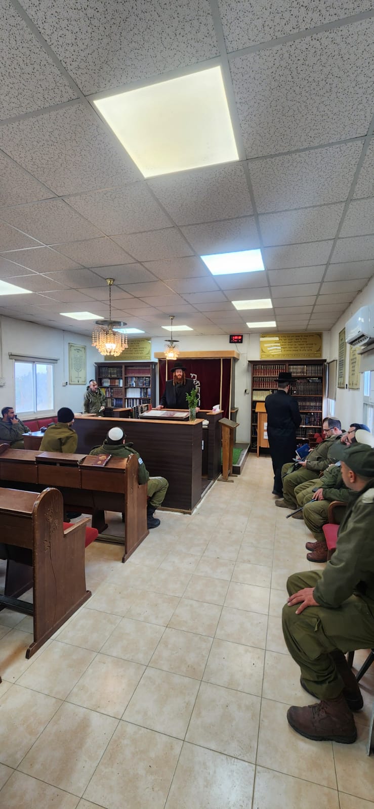 האדמו"ר מקאליב בביקור בגוש עציון בימי החנוכה