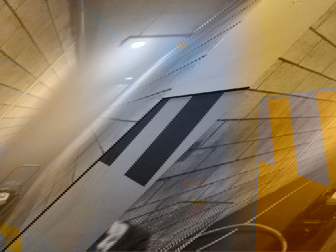 המחסן החל לבעור: קניון חיפה פונה ממבקרים בגלל שריפה