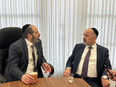 שר הרווחה- יעקב מרגי בביקור באלעד, מכריז על הקמת קמפוס חדש לאגף הרווחה 