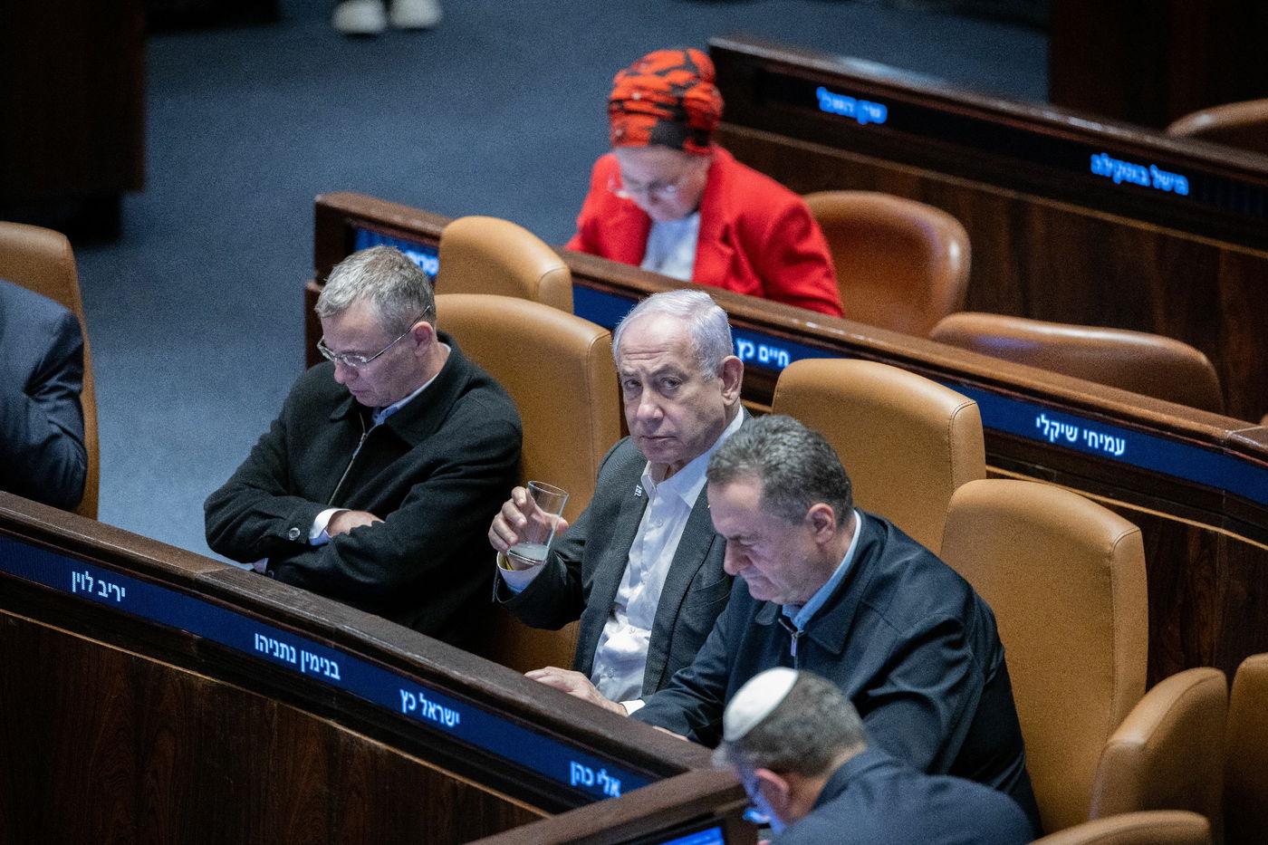 הדרמה הפוליטית במליאת הכנסת