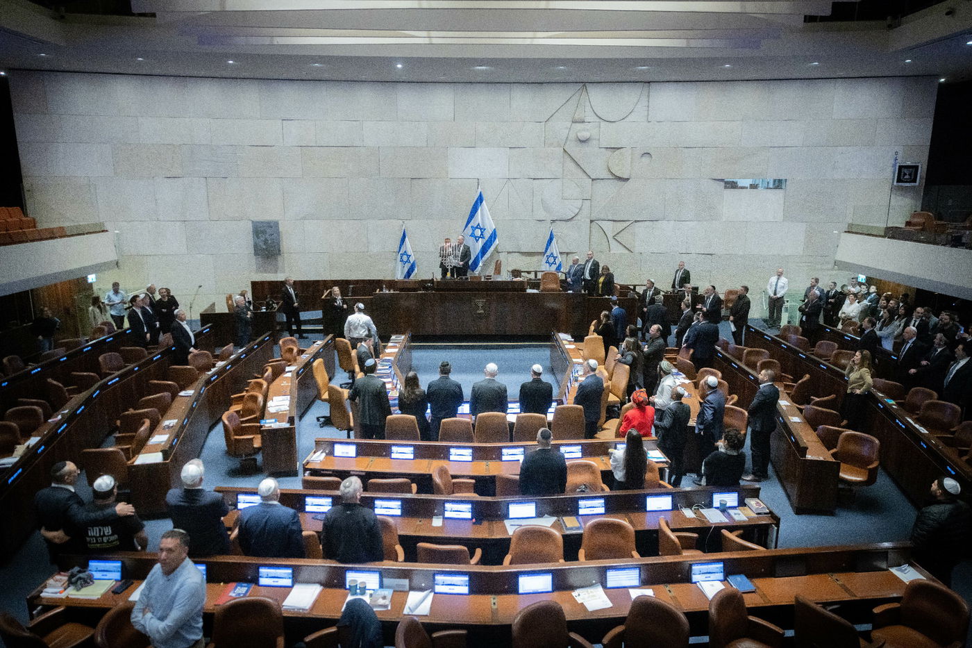 הדרמה הפוליטית במליאת הכנסת