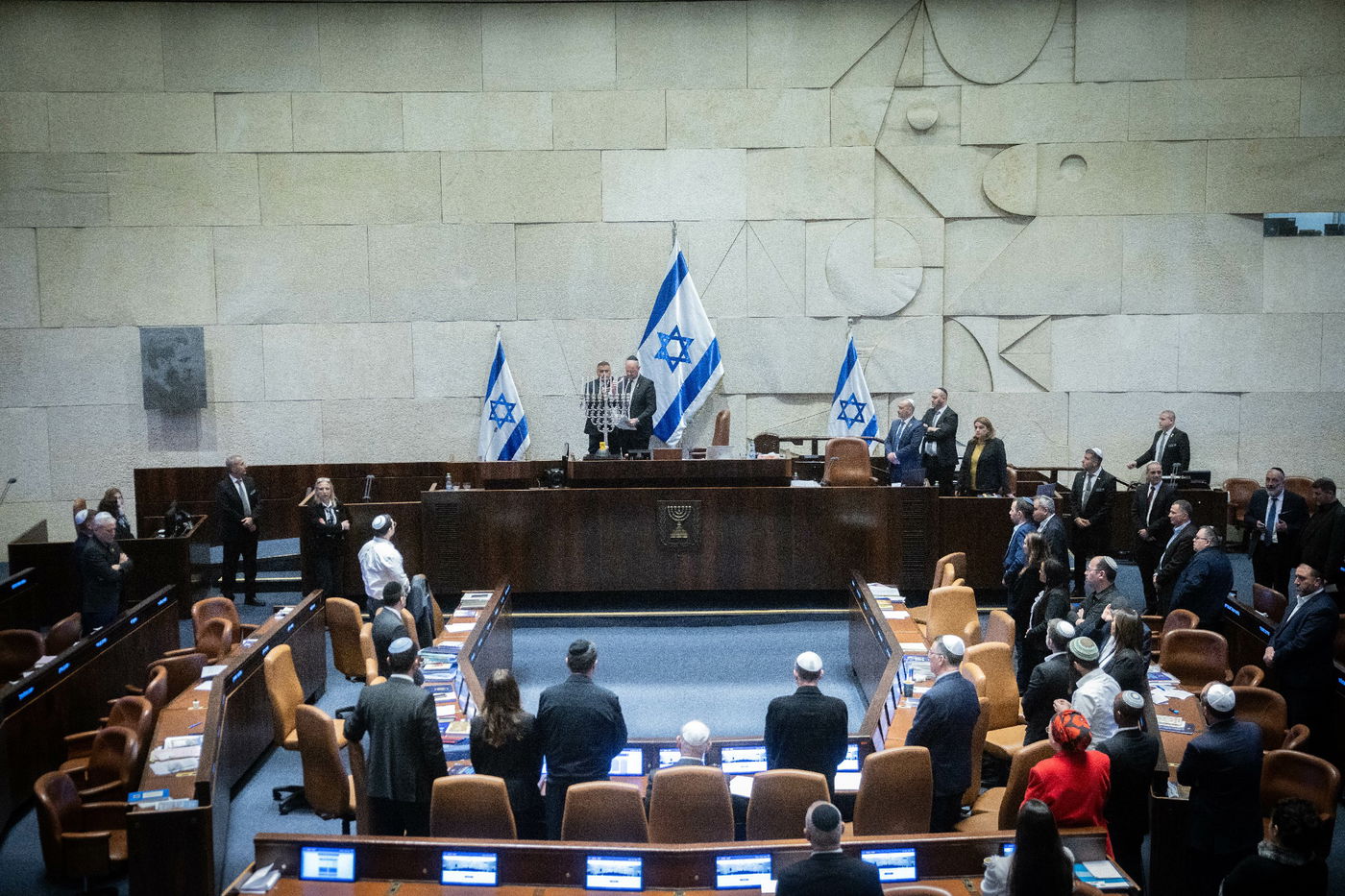 הדרמה הפוליטית במליאת הכנסת