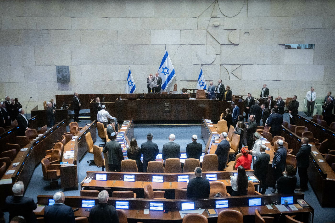 הדרמה הפוליטית במליאת הכנסת