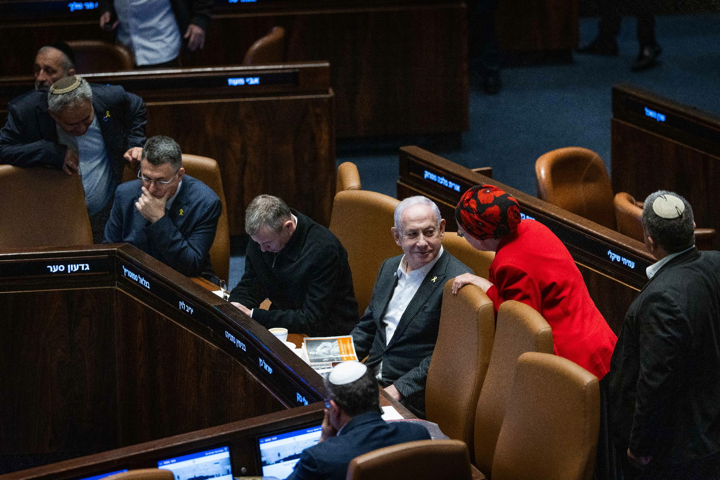 הדרמה הפוליטית במליאת הכנסת