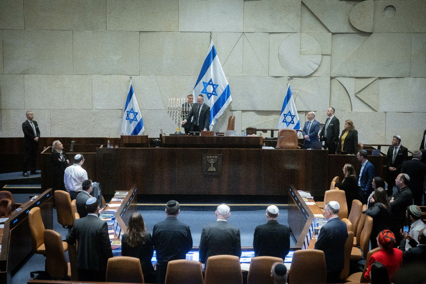 הדרמה הפוליטית במליאת הכנסת