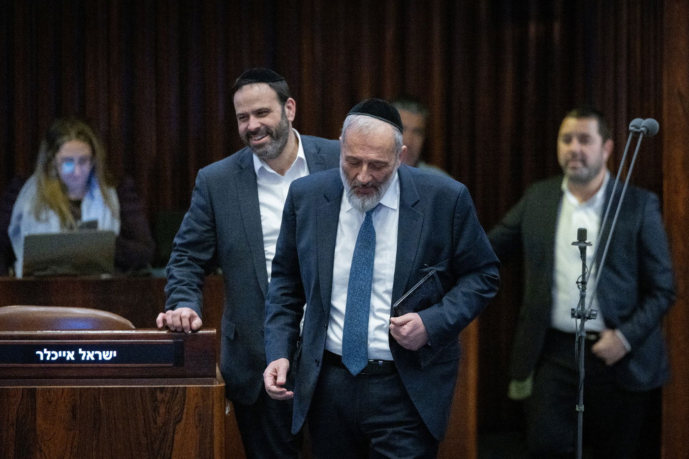 הדרמה הפוליטית במליאת הכנסת